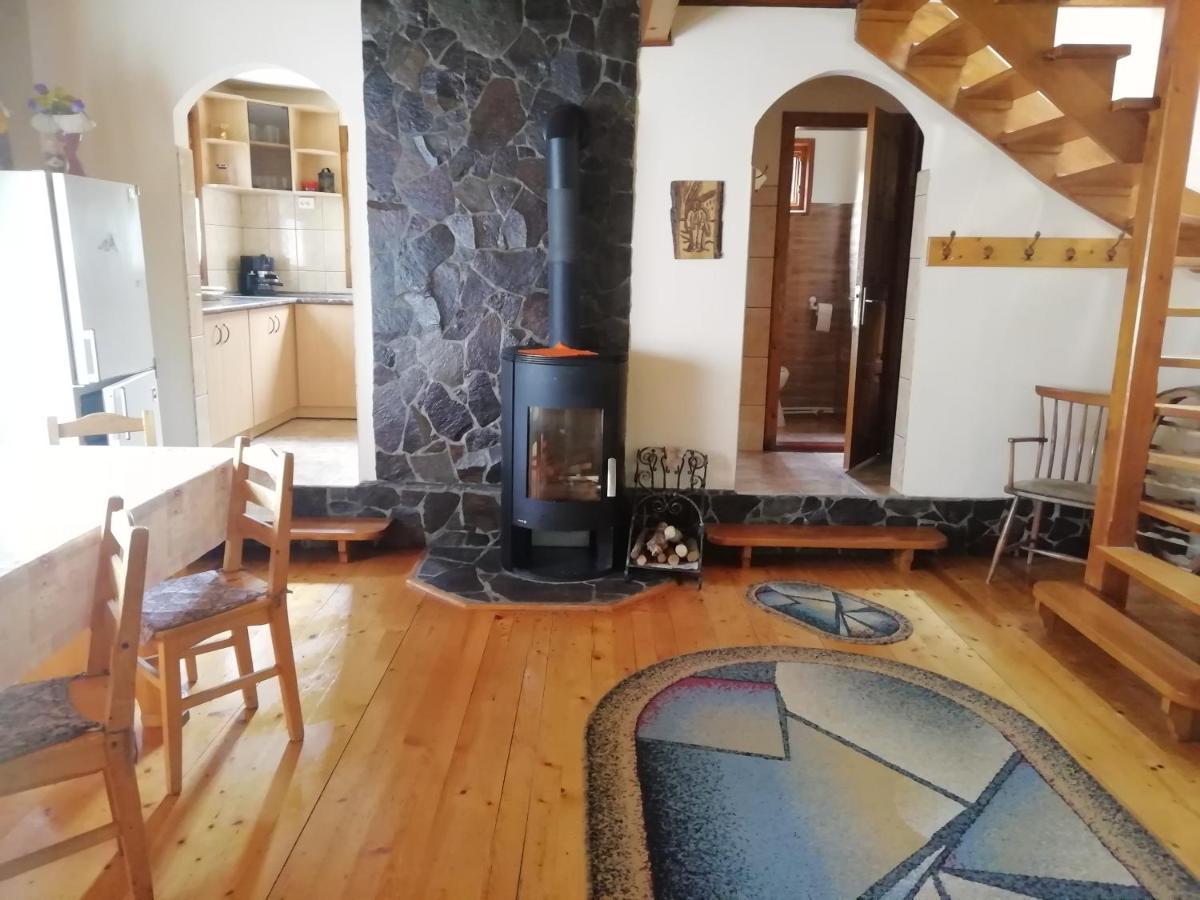 Demeny Vendeghaz Villa Sub Cetate Eksteriør bilde